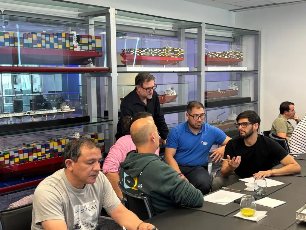 Grupo de trabajo en workshop de cultura de seguridad